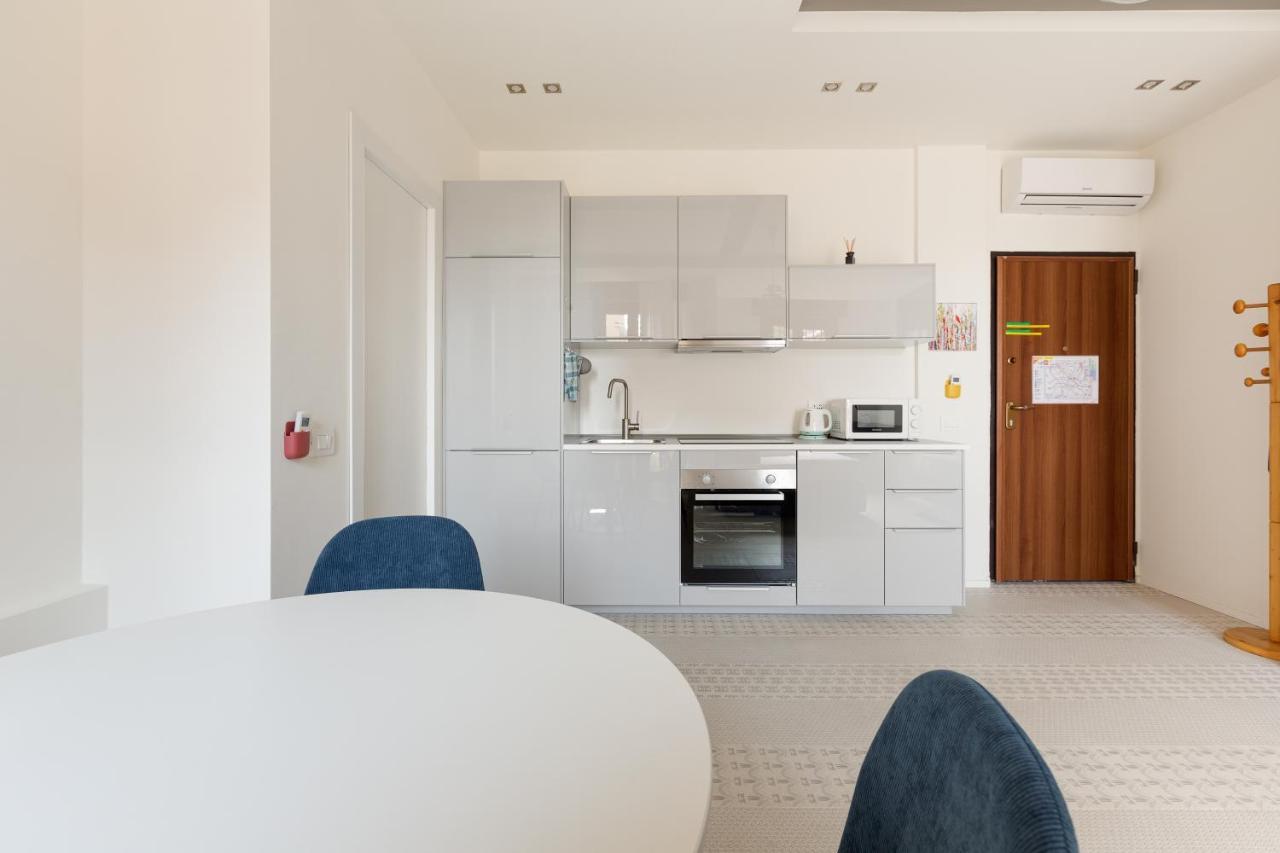 Milano Renovated Apts Apartamento *